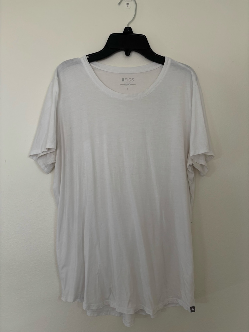 Figs White Under Scrub Short Sleeve Shirt  Size L Soft and Comfy Nursing medical